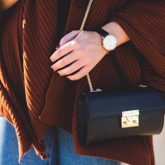 HENRI BENDEL Waldorf Wallet On Gold Chain in Coral - Picture 3 of 8